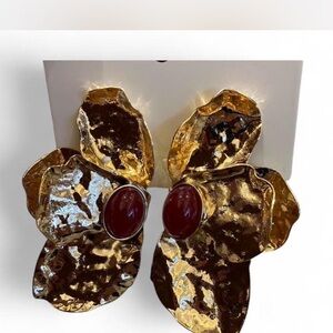SALE 🛍️🛍️Lovisa Gold and Red Floral Earrings